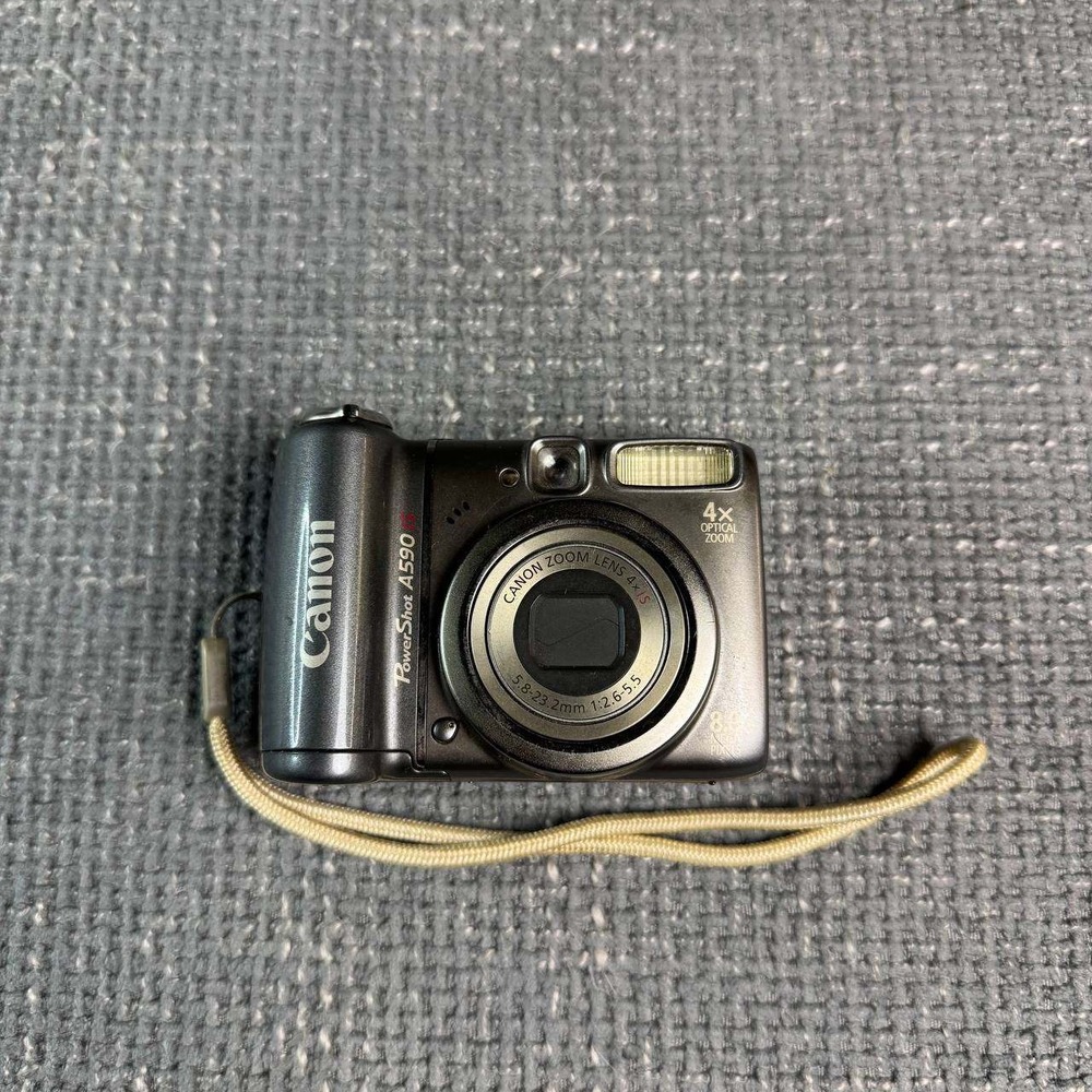 Canon PowerShot A590 IS Digital Camera 8.0MP 4x Zoom Silver 15GB Sd included